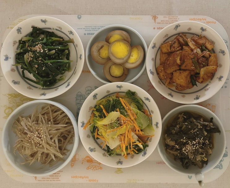 시금치, 달걀, 두부, 우엉, 배춧속, 시래기