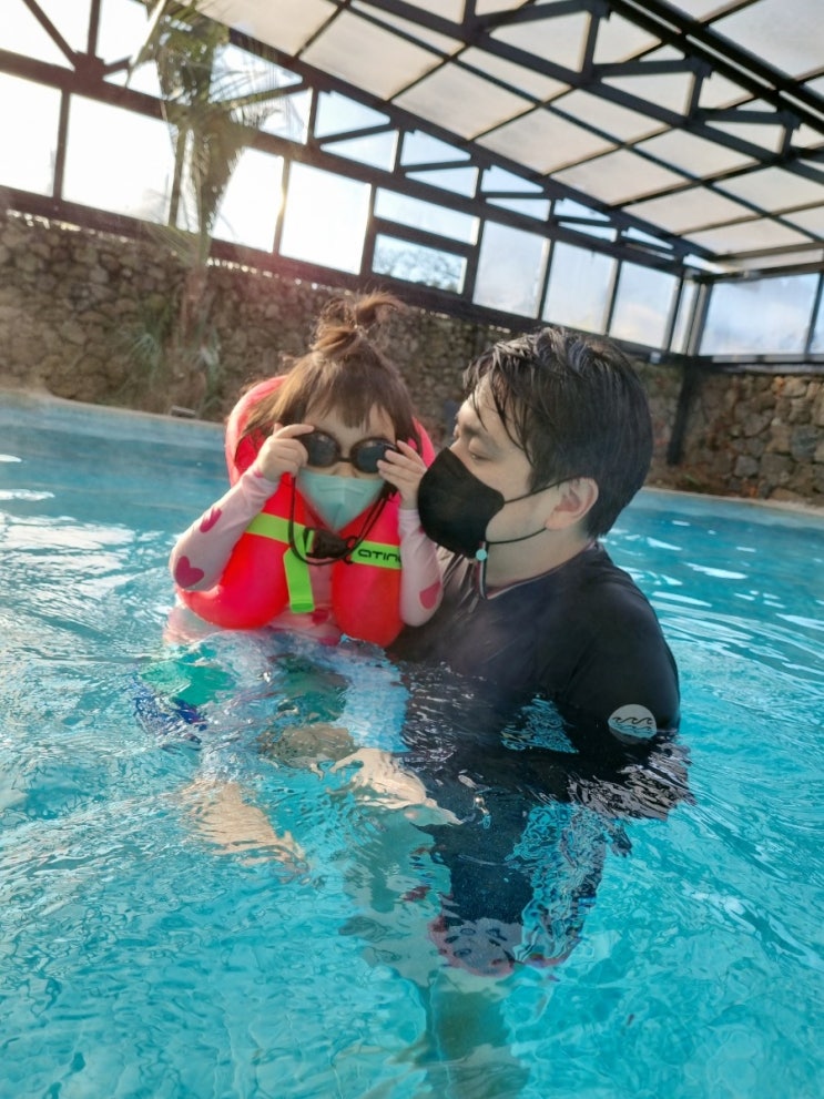  10만원에 제주온수풀 야간수영 가능한 제주수영장펜션 연리