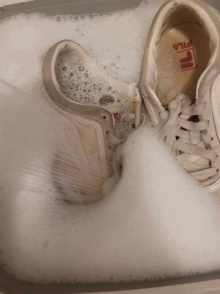  옷 얼룩 지우는법 르주르 삶는 클리닝 운동화에 사용후기