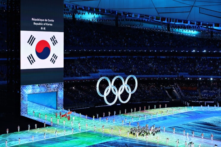  베이징 국립 경기장에 뜬 강렬한 대형 태극기