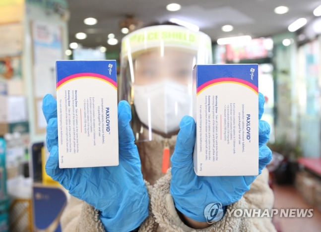 7일부터 50대 당뇨·고혈압 환자에도 코로나 먹는치료제 처방 7일부터 50대 당뇨·고혈압 환자에도 코로나 먹는치료제 처방