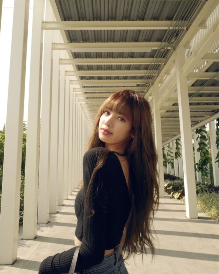 블랙핑크 리사, 블링크를 추억으로 빠뜨릴 필름...이목구비에 바로 사랑에 빠져버렸던 그날 블랙핑크 리사, 블링크를 추억으로 빠뜨릴 필름...이목구비에 바로 사랑에 빠져버렸던 그날