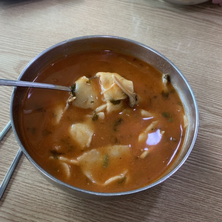  울산맛집 / 저수지휴게실 / 매운수제비 / 수제비를 웨이팅해서 먹는 맛집
