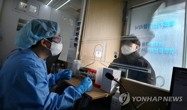신규확진 3만6천362명…하루만에 9천명 가까이 폭증 신규확진 3만6천362명…하루만에 9천명 가까이 폭증