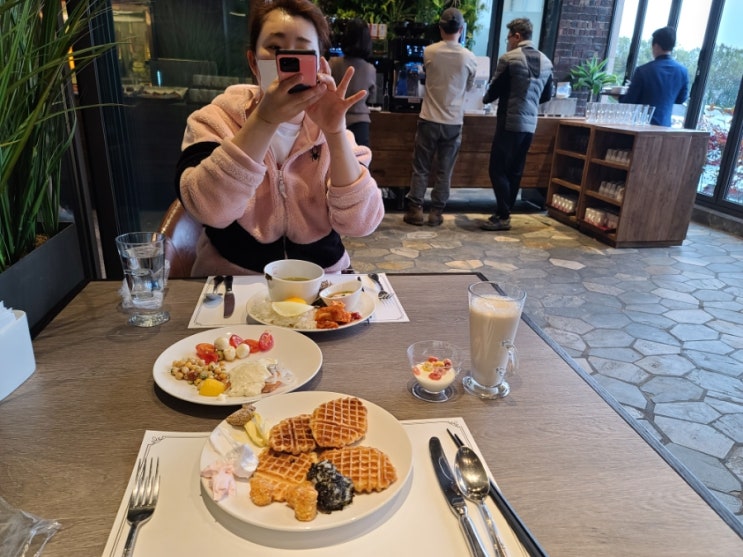 제주 토스카나호텔 조식먹고 제주 블루보틀에서 커피한잔 노형수퍼마켙 그리고 그랜드햐얏트제주에서 호캉스