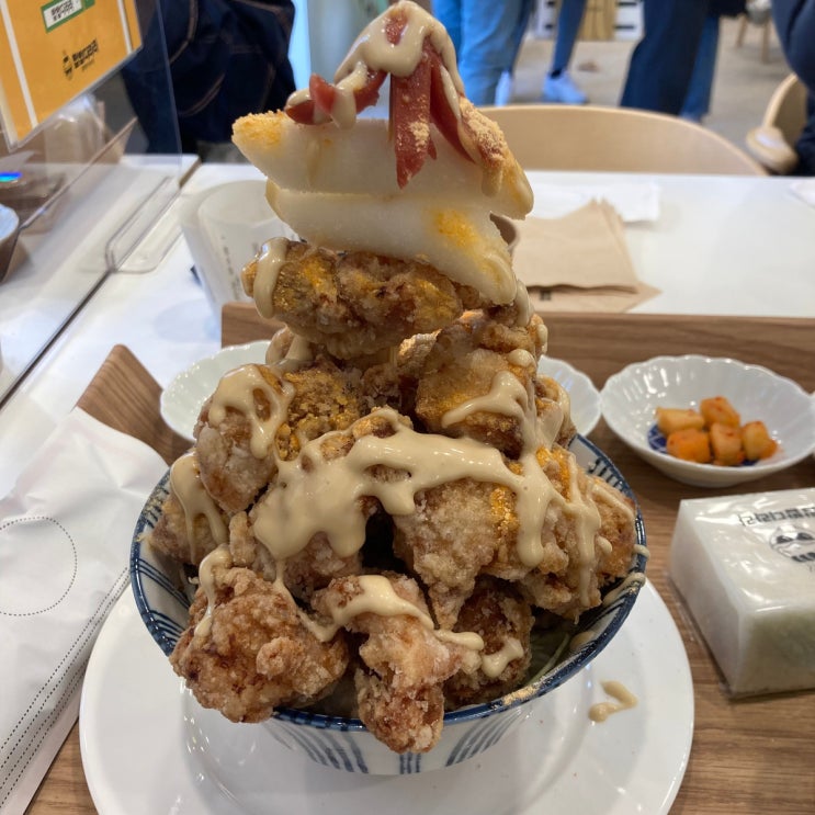  [ 밥밥디라라 서초점 ] 양재역 근처 혼밥하기 좋은 덮밥이 맛있는  곳. 치킨타워덮밥 !