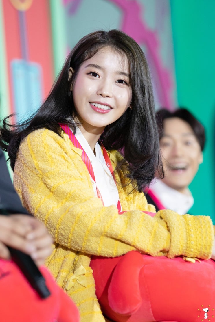 아이유, 에스파 방탄소년단 누르고 '음원퀸'의 존재감...아차랭킹 1위에 올라 아이유, 에스파 방탄소년단 누르고 '음원퀸'의 존재감...아차랭킹 1위에 올라