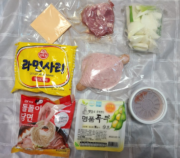영영상점 한돈부대찌개 밀키트로 3.5끼 해결 영영상점 한돈부대찌개 밀키트로 3.5끼 해결