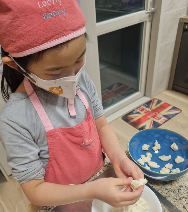 아빠표 요리놀이 : 조물조물 직접 수제비 만들기 아빠표 요리놀이 : 조물조물 직접 수제비 만들기