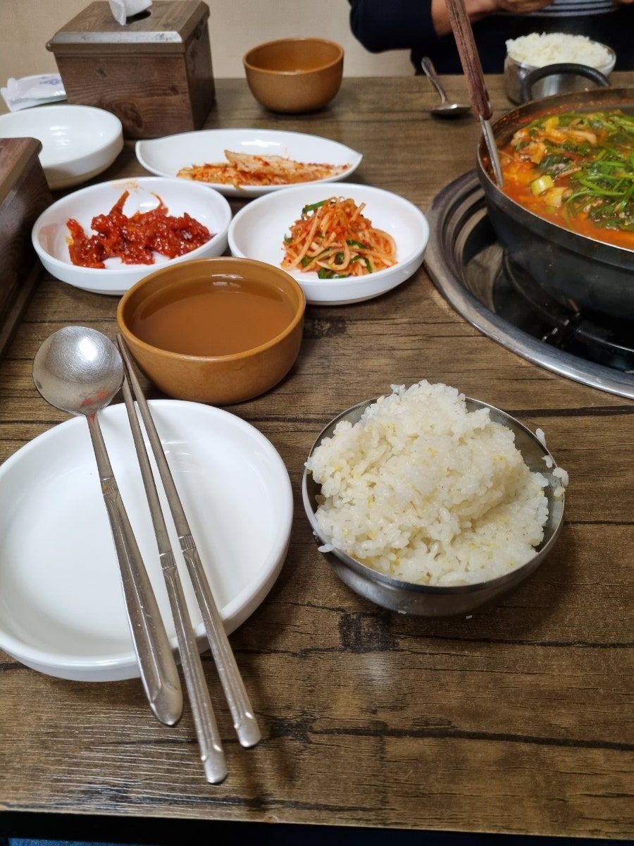 뒷골감나무식당 사진 4
