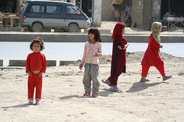 아동 인신매매, 남장여자 증가? 아프간 청소년 상황
