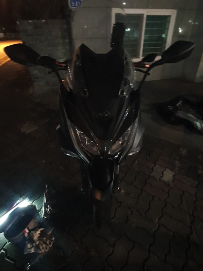  오토바이출장수리 킴코 AK550 배터리교환 시동걸기