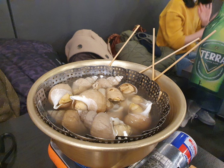  왕십리먹자골목에 위치한 뜨끈한 국물에 왕십리통골뱅이