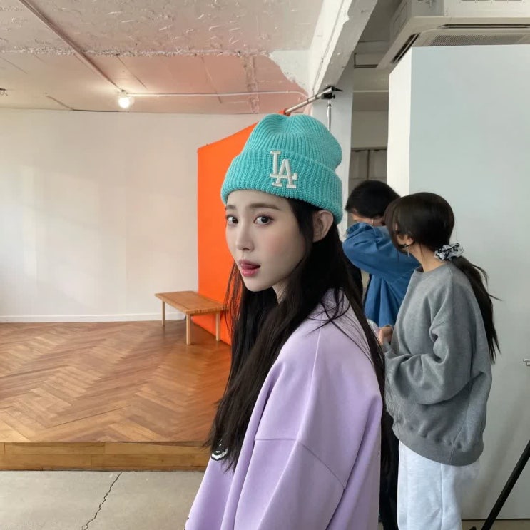 걸스데이 멤버 유라, 비니 쓰고 스포티한 캐주얼룩으로 발락한 매력 발산 걸스데이 멤버 유라, 비니 쓰고 스포티한 캐주얼룩으로 발락한 매력 발산