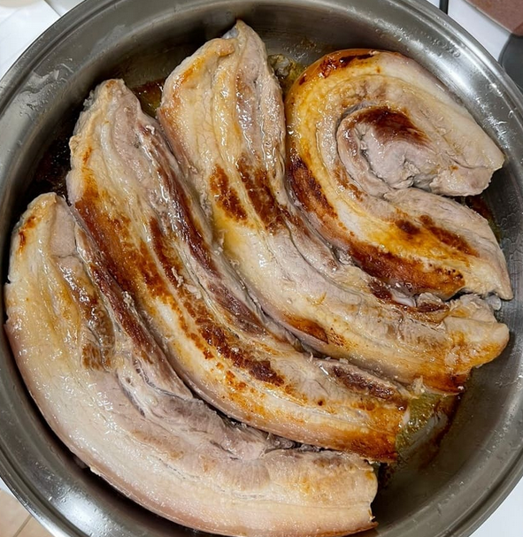 서민갑부 돼지 고기 정육점, 휴게소 - 퀸즈포크