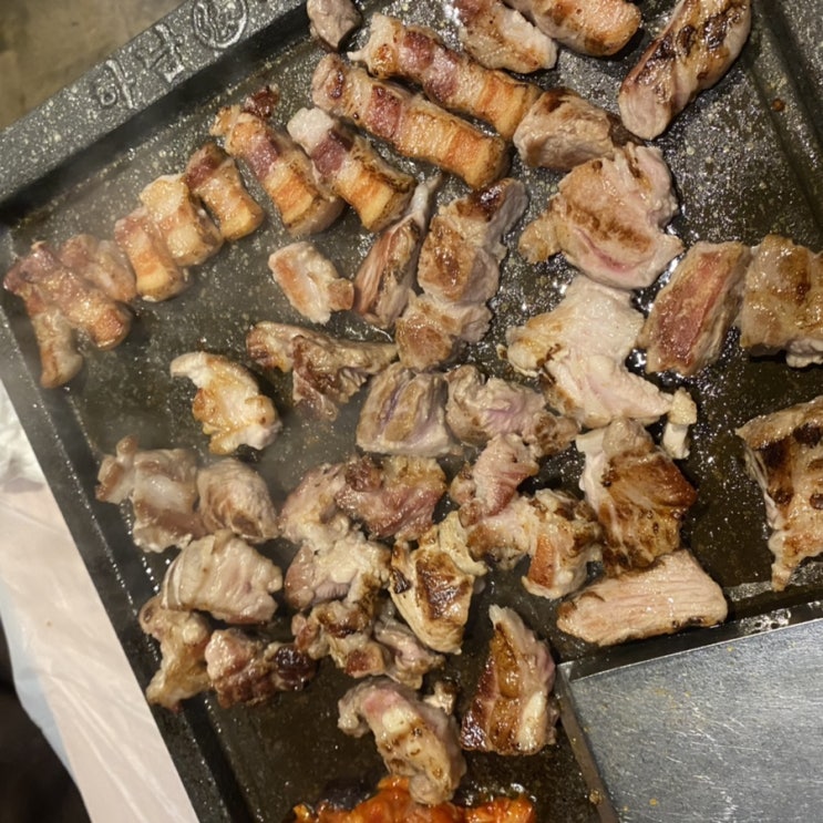  [강남역 고기맛집] 하남돼지집 강남1호점 - 다 구워주는 지글지글 삼겹살과 구수한 우삼겹된장찌개에 소주 한 잔