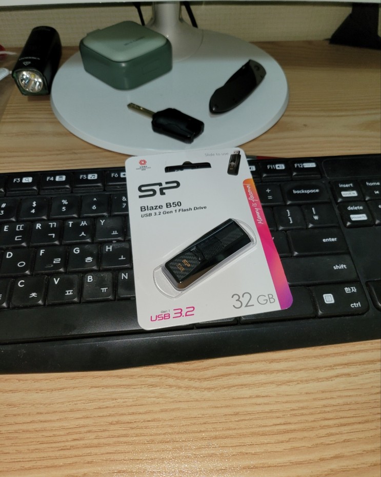 [체험단] 소중한 데이터 고급스럽게 보관하자! 실리콘파워 BLAZE B50 32GB USB (USB메모리, 실리콘파워USB, USB추천, USB3.2)