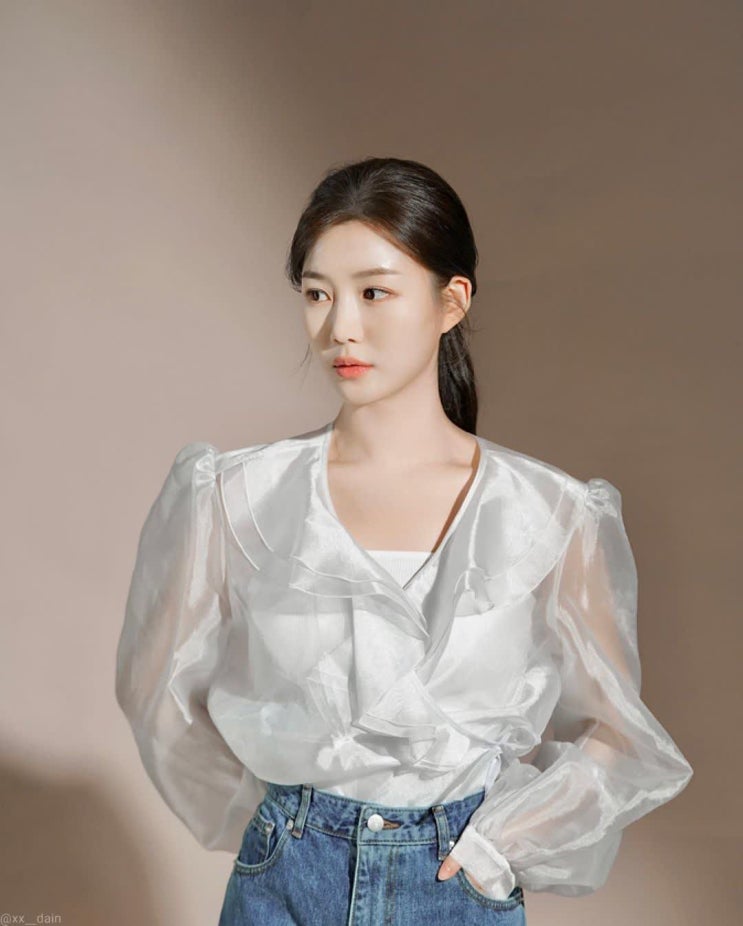 '이승기' 이다인, 새하얀 피부와 짙은 흑발을 통해 백설공주 미모 "사랑하면 예뻐지나" '이승기' 이다인, 새하얀 피부와 짙은 흑발을 통해 백설공주 미모 "사랑하면 예뻐지나"