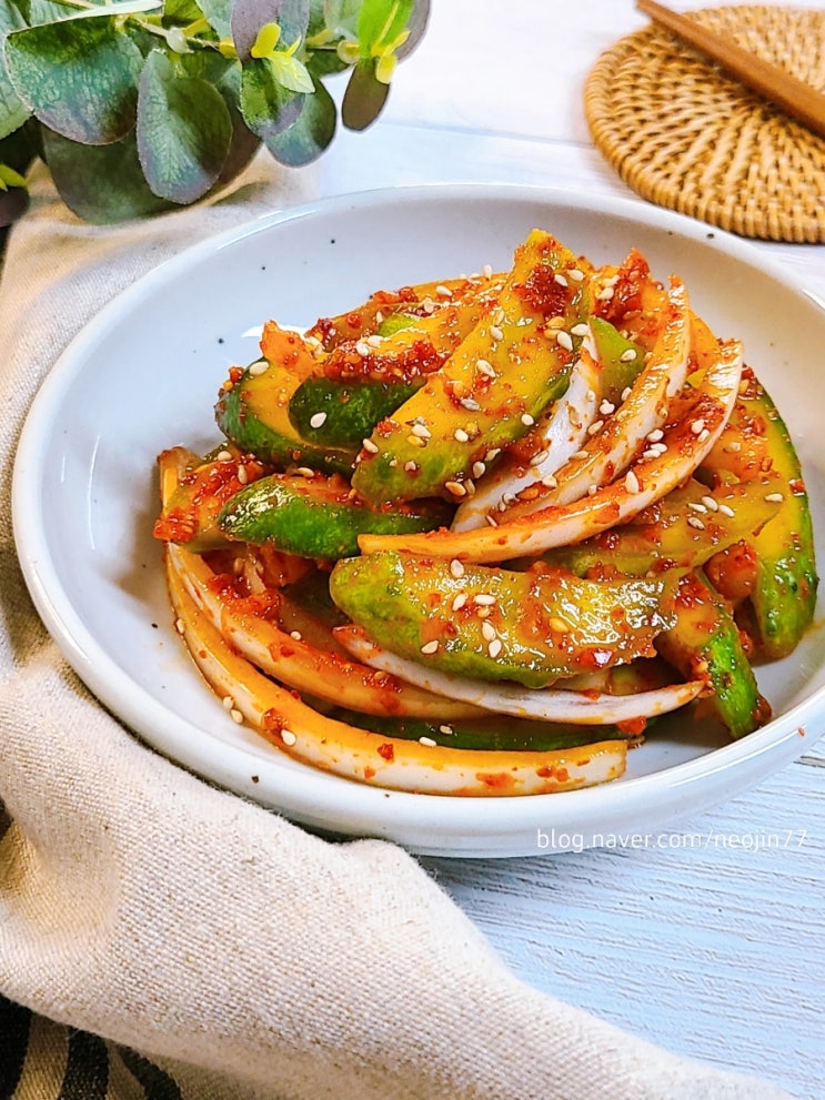 오이양파무침 쉬운반찬 만들기 무쳐서 바로 먹는 새콤달콤 야채요리 오이양파무침 쉬운반찬 만들기 무쳐서 바로 먹는 새콤달콤 야채요리