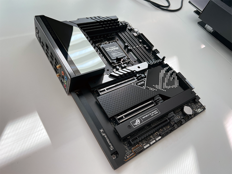 ASUS ROG MAXIMUS Z690 HERO