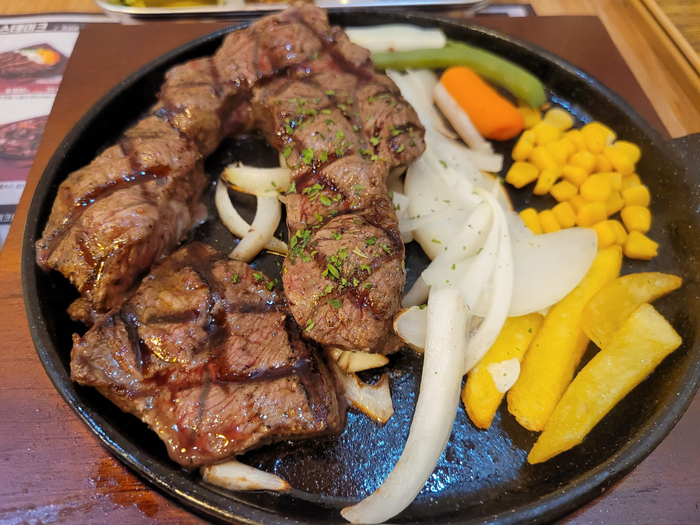  강남역 가성비 스테이크 : 훗스테이크 강남역점 추천해요