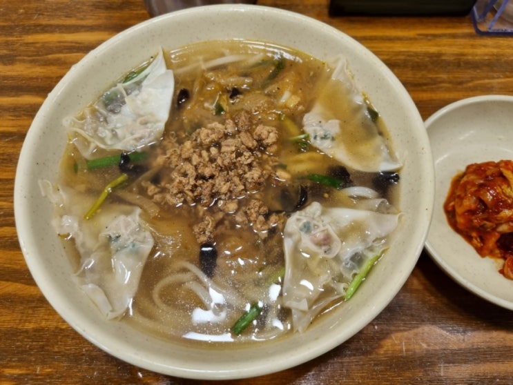 미슐랭 빕구르망에 선정된 진한 칼국수 <명동교자> 미슐랭 빕구르망에 선정된 진한 칼국수 <명동교자>