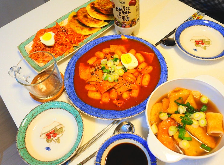  귀담분식 비빔쫄면 어묵탕 치즈떡볶이