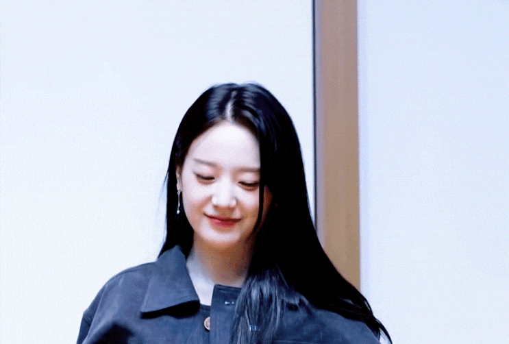 프로미스나인(fromis_9) 장규리 'DM' 정오의 희망곡 왕크왕캠 보정 움짤! 프로미스나인(fromis_9) 장규리 'DM' 정오의 희망곡 왕크왕캠 보정 움짤!