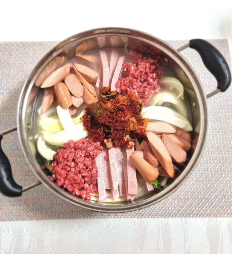 위례 부대찌개 밀키트 담백한 맛의 송탄이서방부대찌개 위례 부대찌개 밀키트 담백한 맛의 송탄이서방부대찌개