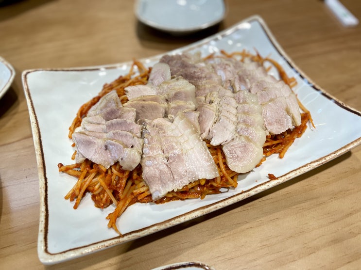 밀양 달구돼지국밥 처음 맛본 수육찜 밀양 달구돼지국밥 처음 맛본 수육찜
