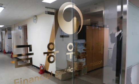 (영상)수술대 오른 달러보험, 환테크 둔갑 우려 여전 (영상)수술대 오른 달러보험, 환테크 둔갑 우려 여전