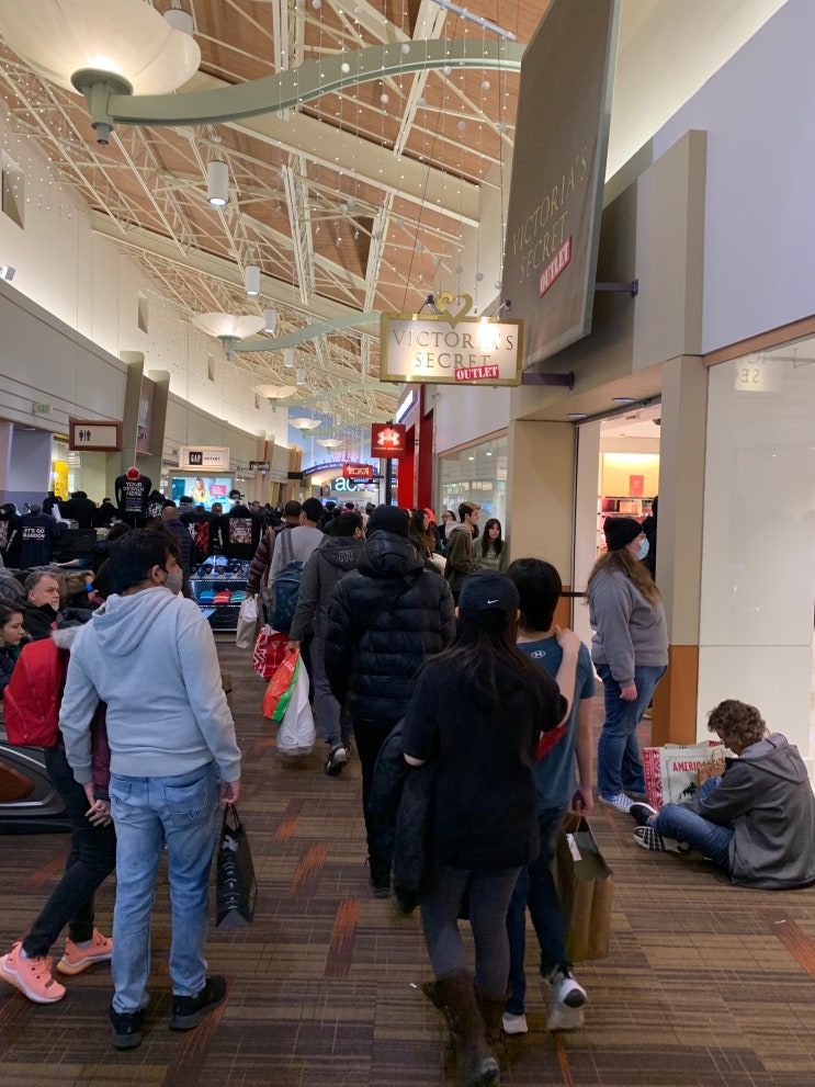블랙프라이데이, 미시간에서 가장 큰 아울렛에 들르다 Great Lakes Crossing Outlet 블랙프라이데이, 미시간에서 가장 큰 아울렛에 들르다 Great Lakes Crossing Outlet