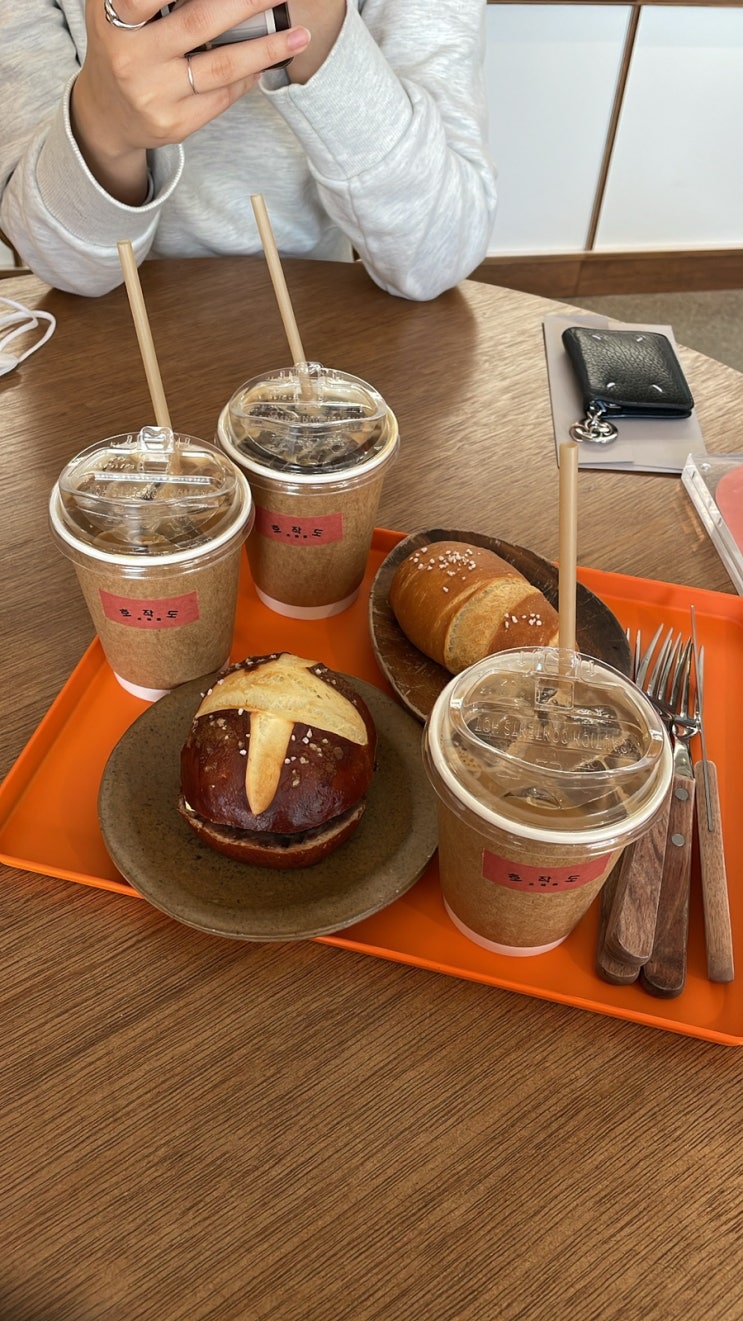  행궁동 카페/ 호작도/ 수원 카페/ 행궁동 카페 추천/ 커피 맛집/ 소금빵 맛집