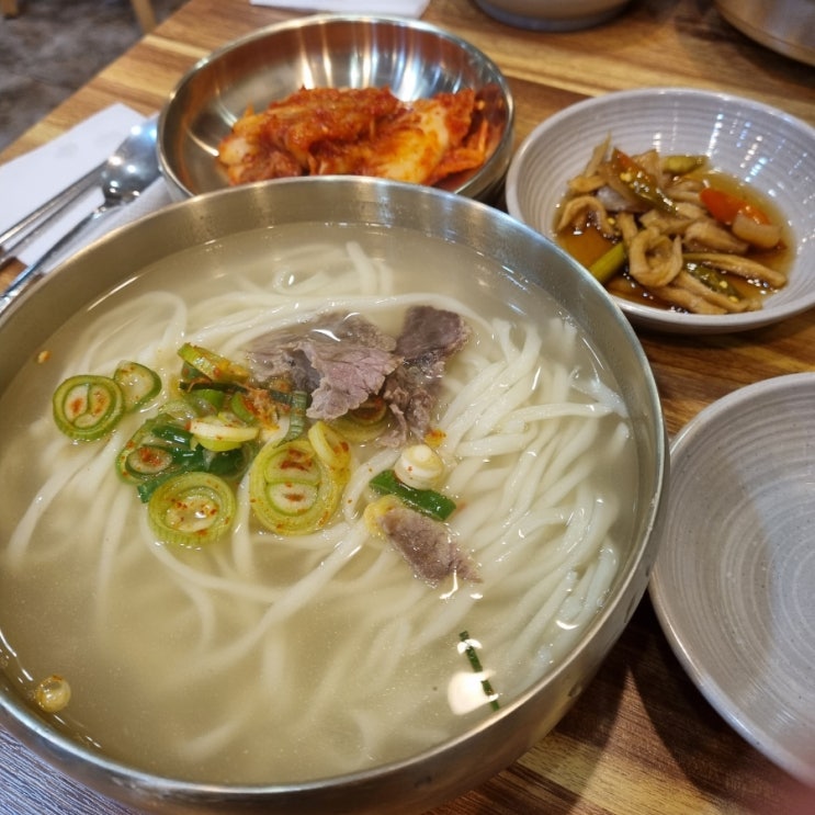  여의도 너섬칼국수 - 깔끔한 국물맛의 칼국수