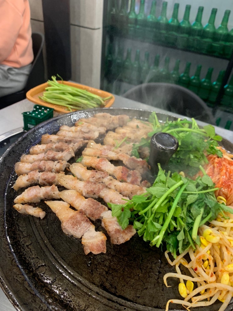  [부산 인테리어 길] 부산 연산동 돼지고기 삼겹살 목살 고기 맛집 미나리 삼겹살 목구멍 진솔한 방문 후기