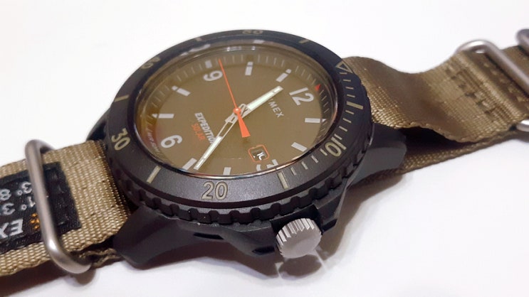 타이맥스 익스페디션 갤러틴(Timex Expedition Gallatin) TW4B14500 손목시계를 구입하였다.