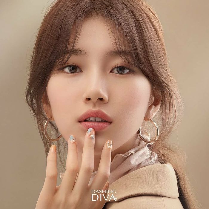  가수 겸 배우 수지 4년 만에 새 싱글 Satellite 로 컴백