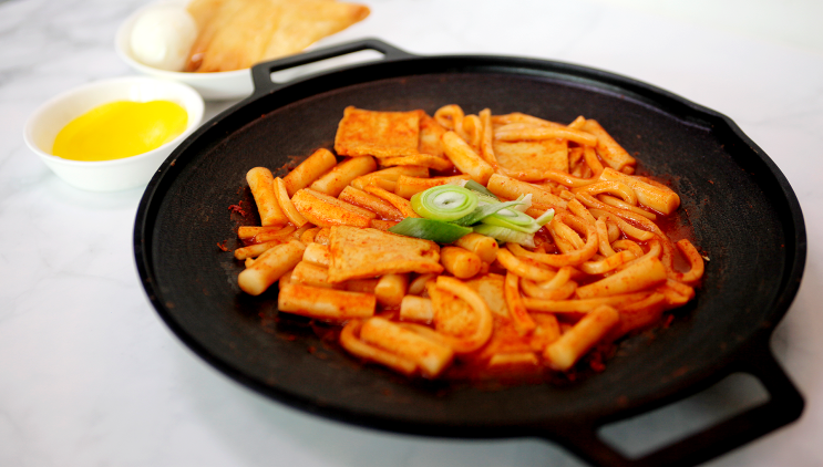  라보로 떡볶이 밀키트 :: 쫄깃한 밀떡과 볶음밥으로 추억여행