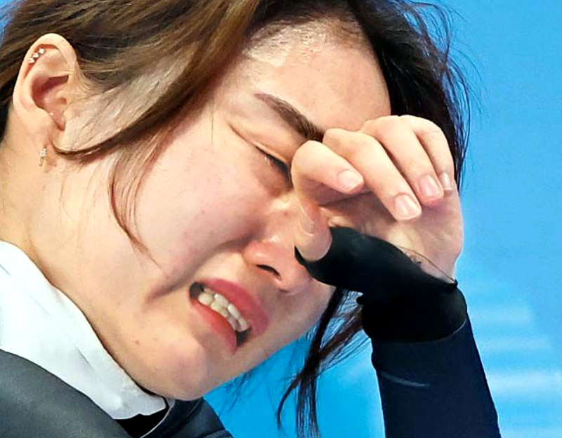 그대 눈물을 거둬요… 최민정 쇼트트랙 1000m 값진 은메달