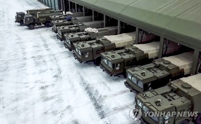 세계대전까지 거론…바이든·푸틴 우크라 해법 찾는 전화담판 세계대전까지 거론…바이든·푸틴 우크라 해법 찾는 전화담판