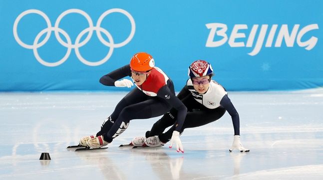 잡힌 <b>최민정</b>, <b>쇼트트랙</b>의 명확한 비디오 판독기준이... 