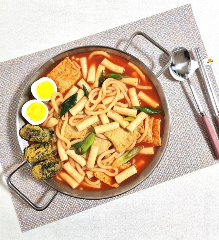 라보로 즉석 떡볶이 밀키트 밀떡의 쫄깃함이 남달라 라보로 즉석 떡볶이 밀키트 밀떡의 쫄깃함이 남달라