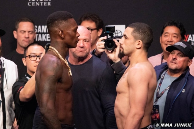 UFC 271: 아데산야 vs 휘태커 계체 결과와 영상...페레즈 vs 슈넬 취소 UFC 271: 아데산야 vs 휘태커 계체 결과와 영상...페레즈 vs 슈넬 취소