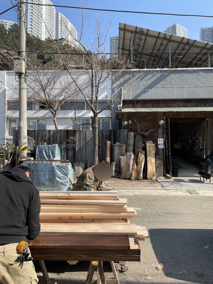 삼나무의 정비시간 / 삼나무 재단 및 도장 작업과정 :: 한디자인그룹