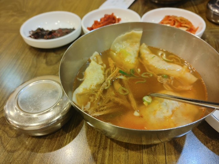 봉산옥-황해도식 만두국 맛집