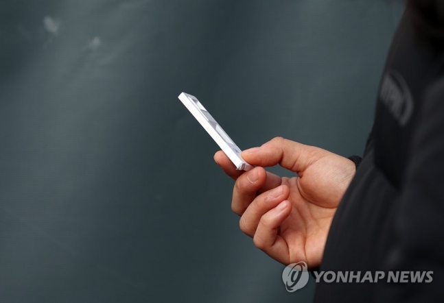 정부 "2주간 약국·편의점에 자가검사키트 3천만명분 공급예정" 정부 "2주간 약국·편의점에 자가검사키트 3천만명분 공급예정"