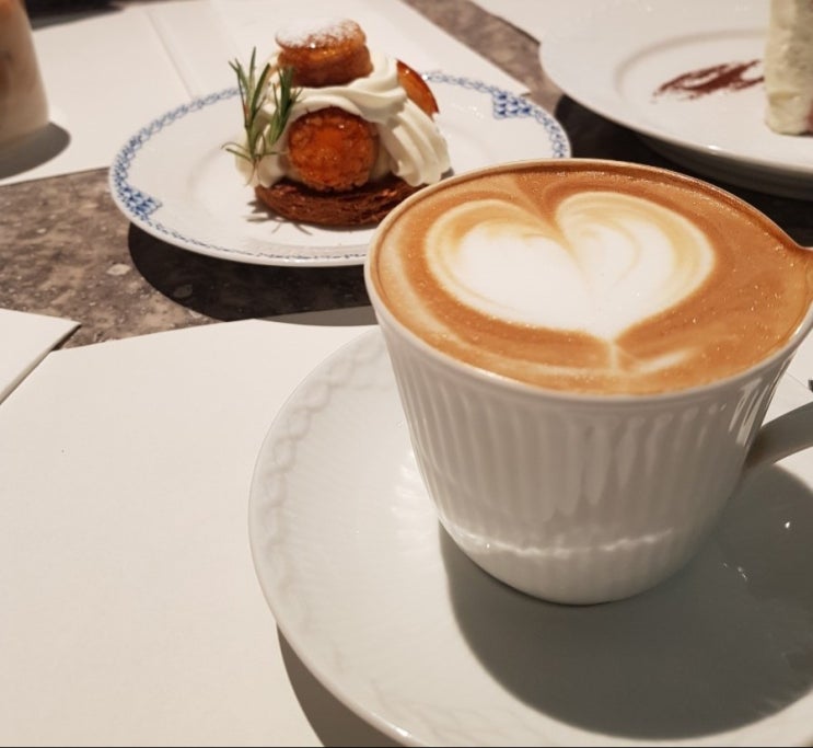  더현대서울 맛집 도장깨기+구경 (이탈리/로라스블랑/올댓커피/카페레이어드)