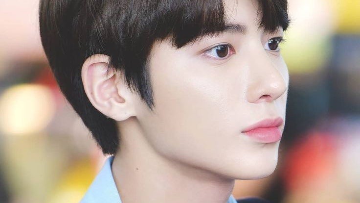 [잡담] 어제 강태현 시구 때 유독 데뷔 초 느낌나 | 인스티즈