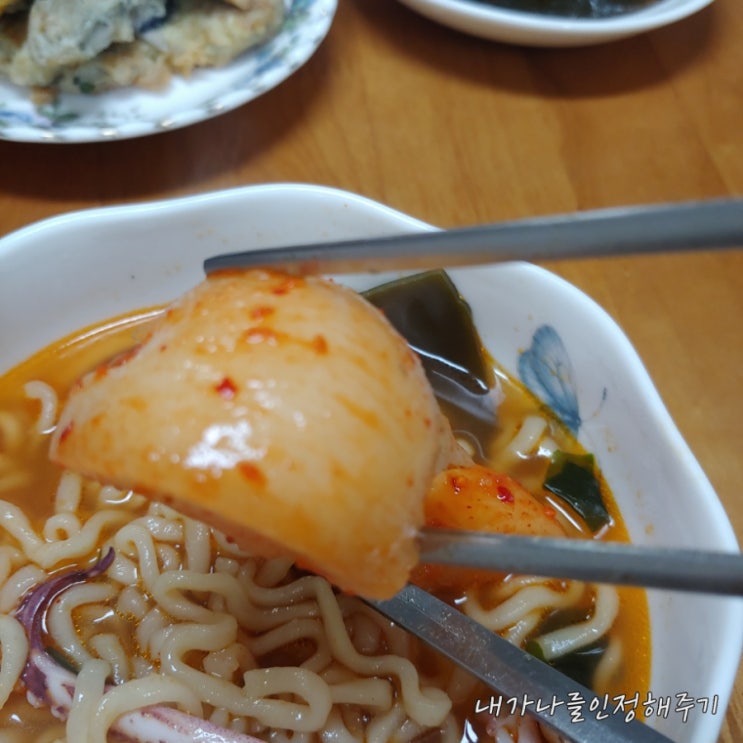  라면 먹고 갈래? 빠질 수 없는 총각김치 남다른 농수산 재료 모두 국내산 내돈 내산 입니다~