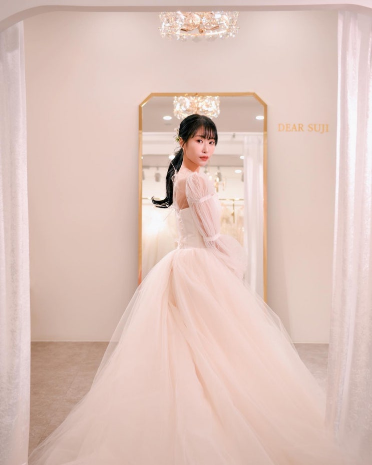 개그우먼 이세영, '일본 남친'과 결혼 할까? 웨딩드레스 자태 깜짝 공개 "엄청 예쁘다"